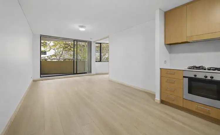 209/8 Cooper Street