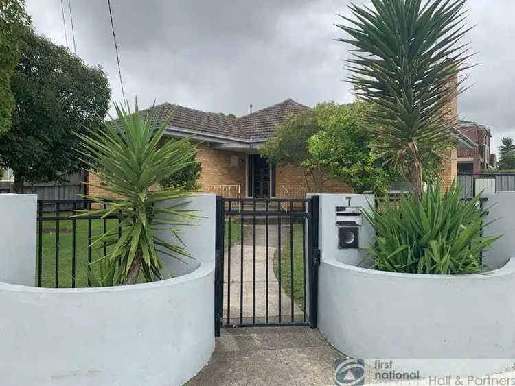 7 Sunnyside Avenue