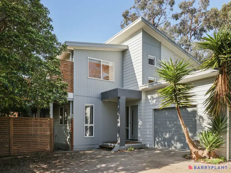 2/11 Roydon Road