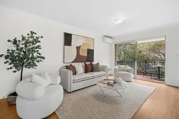 7/143 Willoughby Road