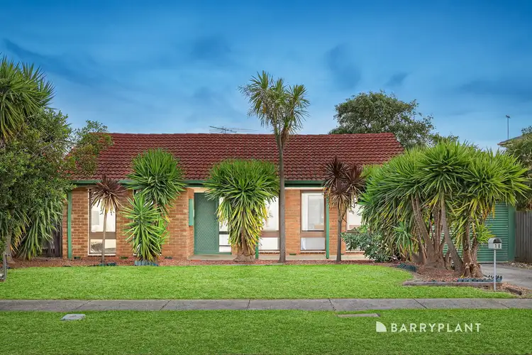 18 Streeton Circuit