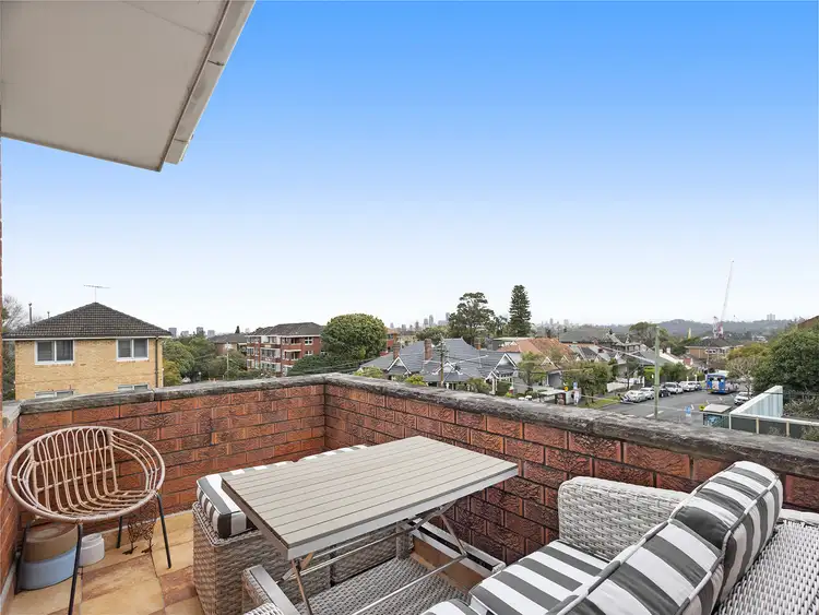 3/9 Frances Street
