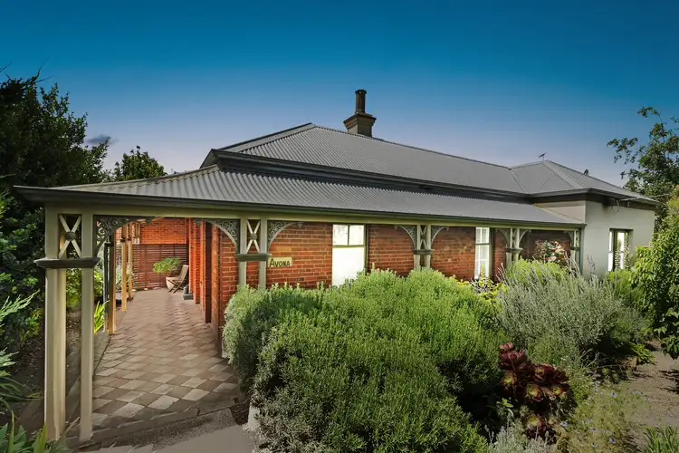 1 Little Ryrie Street