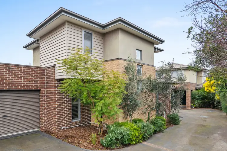 2/12 Evans Crescent