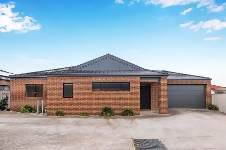 3/2 Candlebark Place