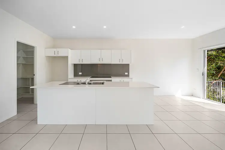 5 Round Bush Crescent