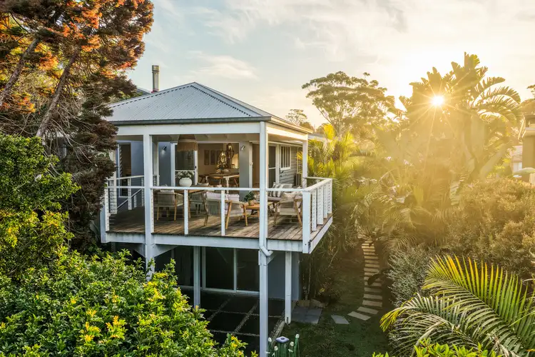 4 Shipton Crescent