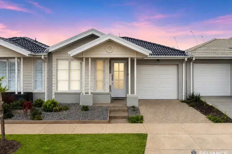 28 Rice Flower Crescent
