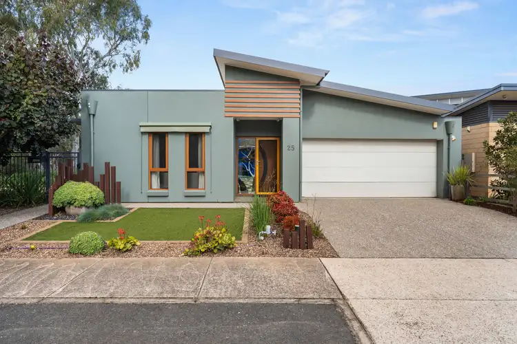 25 Hobbs Drive