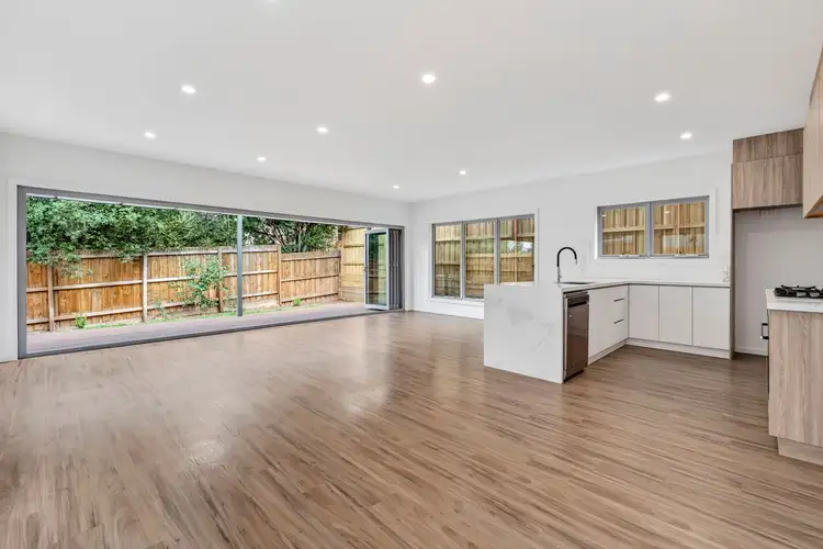 1A Thornbury Lane