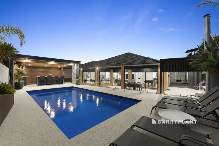 3 Charles Sturt Place