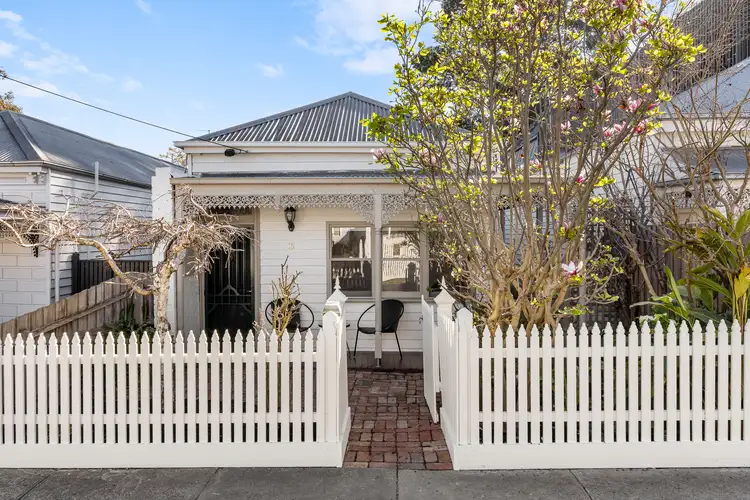 16 Bell Street