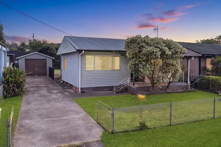 18 Maxwell Avenue, Gorokan NSW 2263