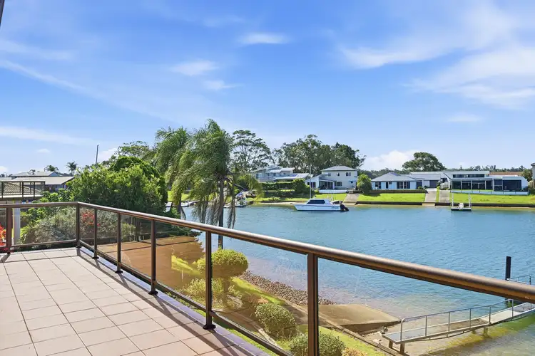 90 Commodore Crescent