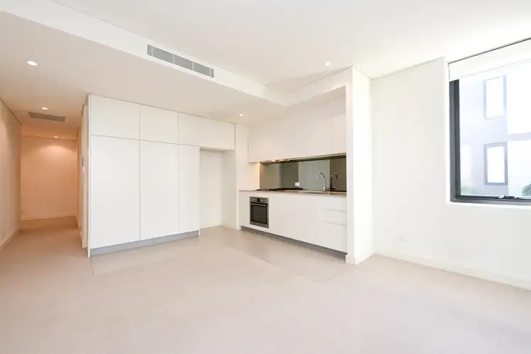 206/13 Bennett Street