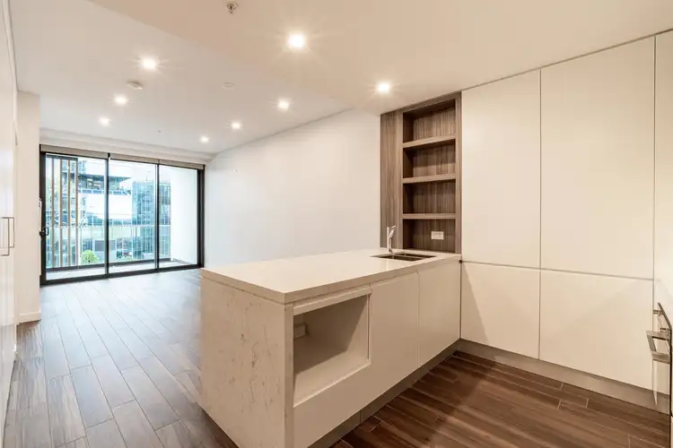 308/390 Pacific Highway