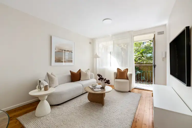 2/64A Cambridge Street
