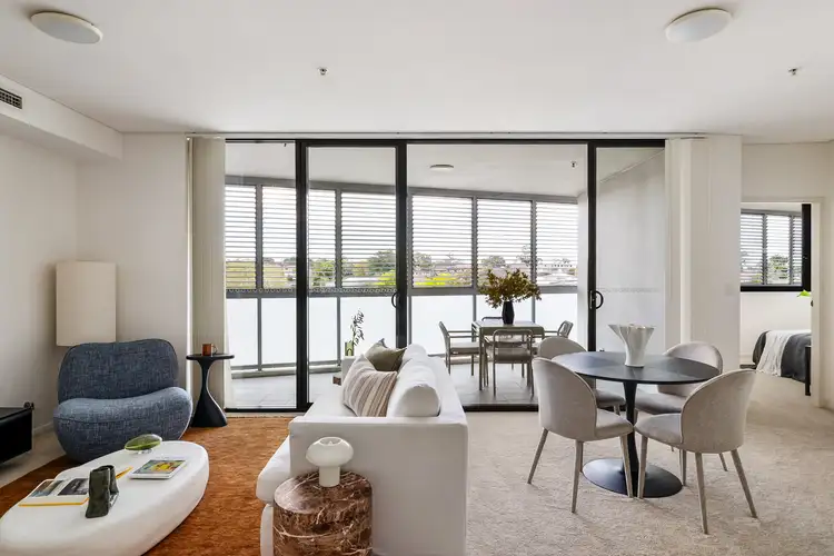 610/2B Charles Street