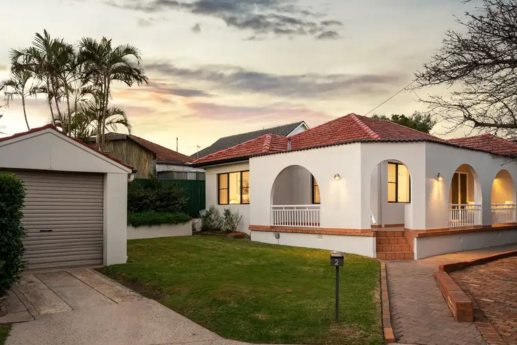 2 Palmer Crescent