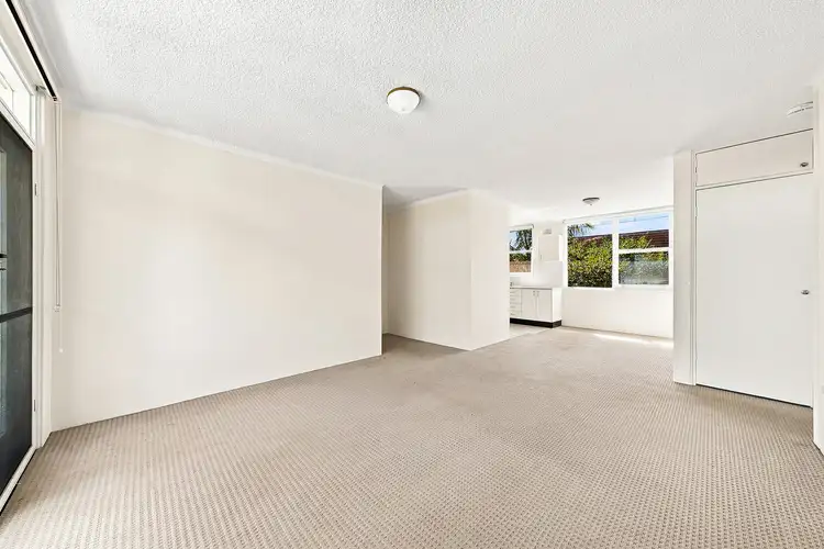 6/19B Riverside Crescent