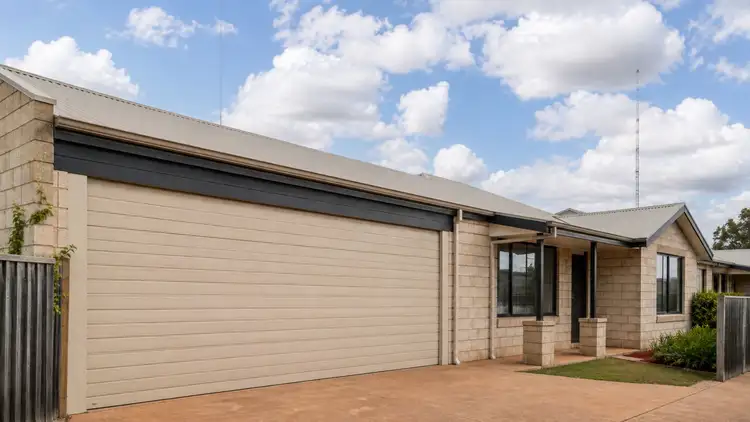 2/6 Alexander Street