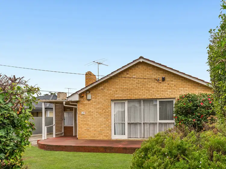17 Armstrongs Road