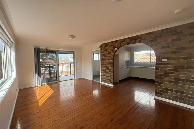 2/53a Johnson Street