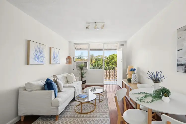 25/151A Smith Street