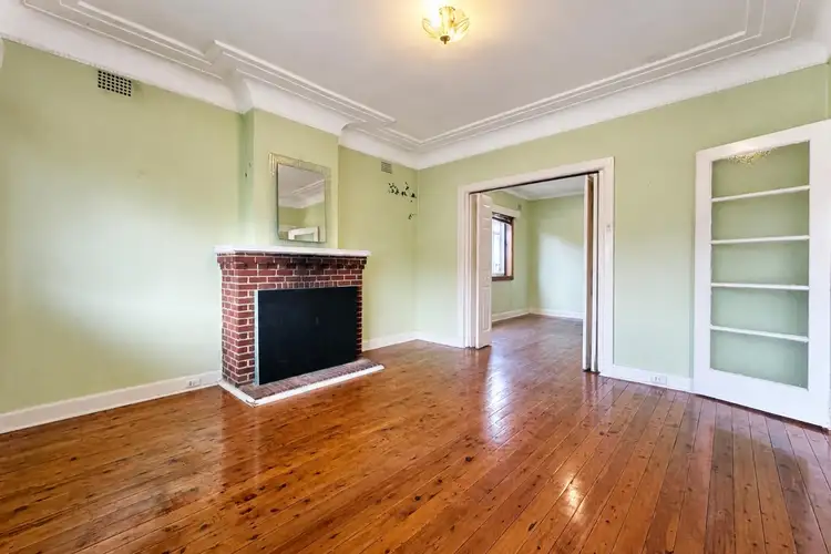 8 Lancaster Avenue