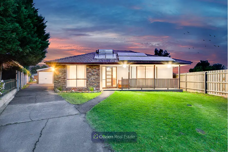 Main view of Homely house listing, 5 Glasgow Court, Endeavour Hills VIC 3802