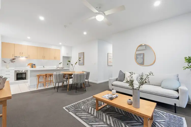 2/174 East Parkway