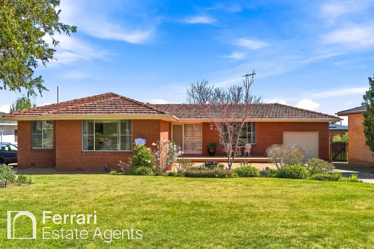 7 Mathoura Place