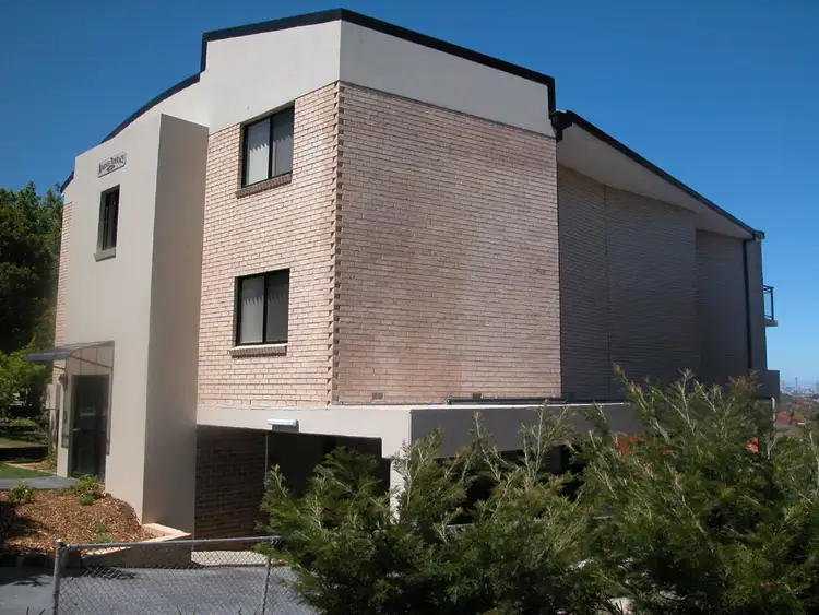 2/698 Victoria Road
