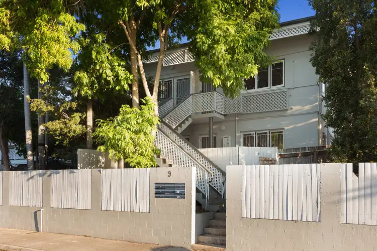 6/9 Lockhart Street