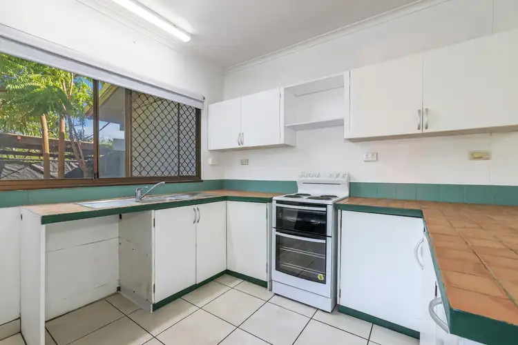 2/15 Donaldson Crescent