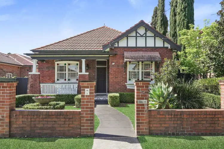 15 Lansdowne Street