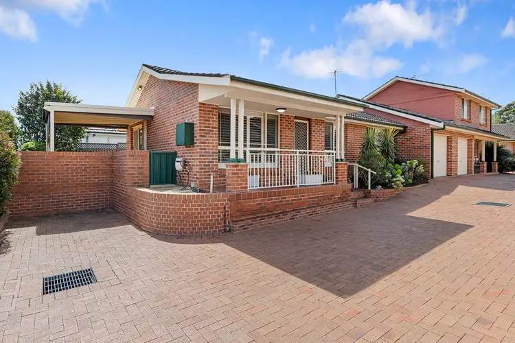 1/106 Banksia Avenue