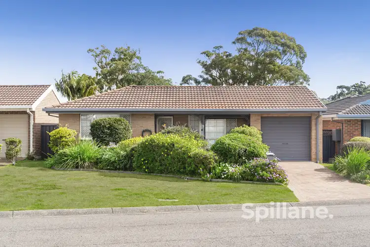 22 John Howe Close