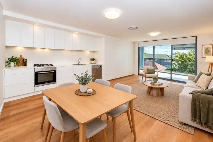 302/92 Alison Road