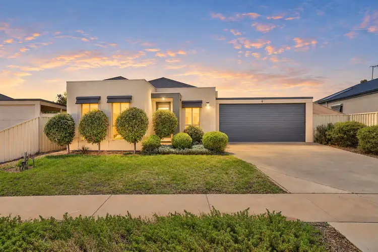 6 Lisa Court