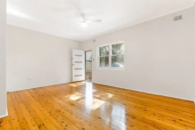 4/24 Tullimbar Avenue