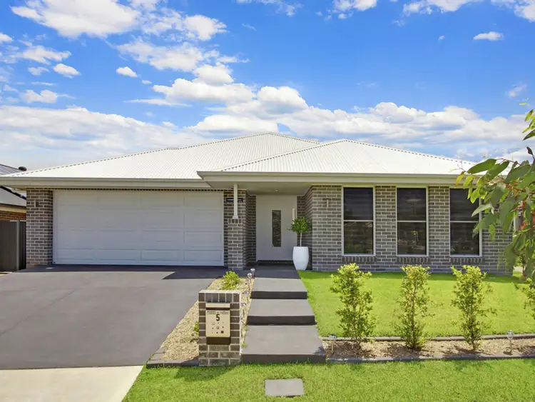 5 Scarborough Rise