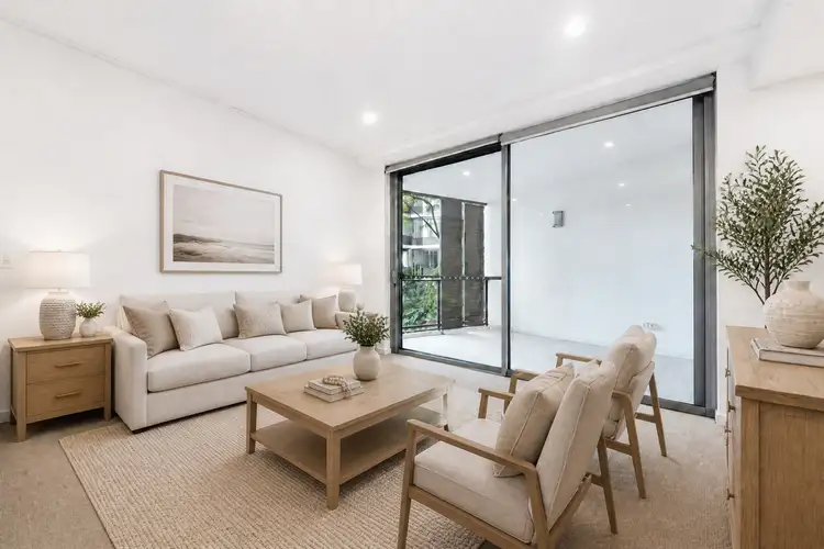 210/17 Finlayson Street