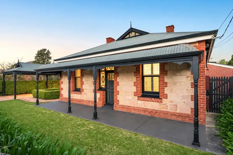 5 William Road