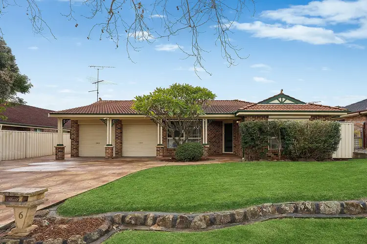 6 Holdsworth Drive