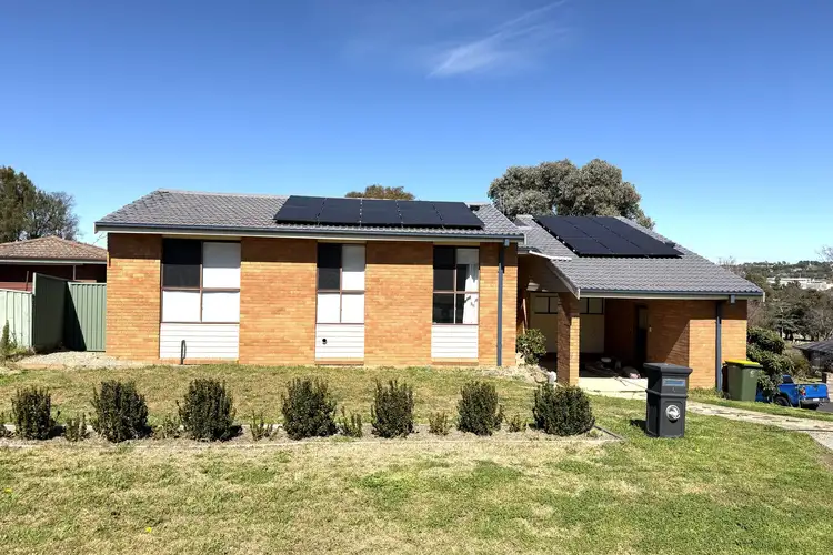 6 Bassett Drive, West Bathurst NSW 2795