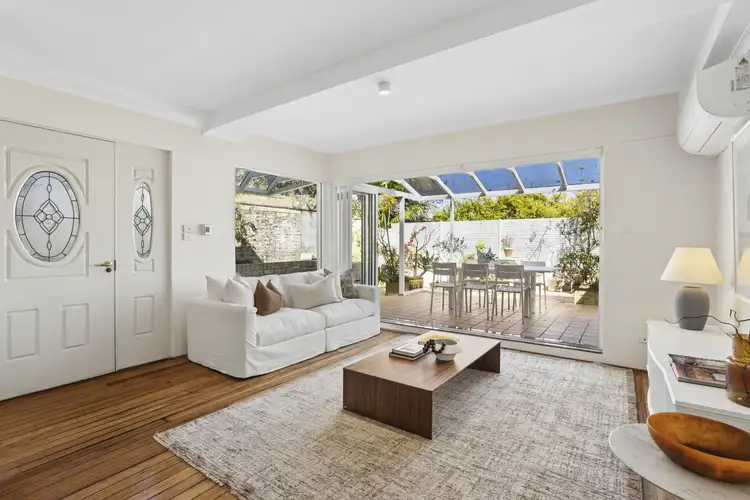 3/32 Woolcott Street