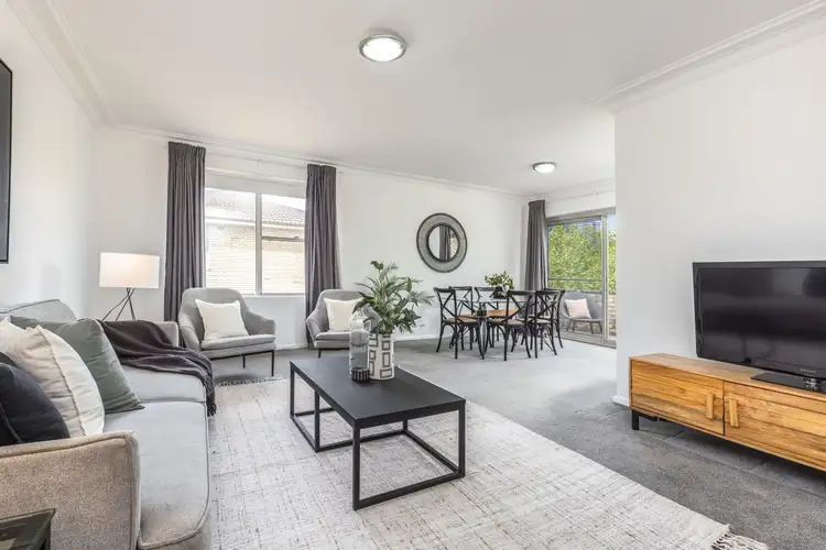 8/8 Hazelbank Road