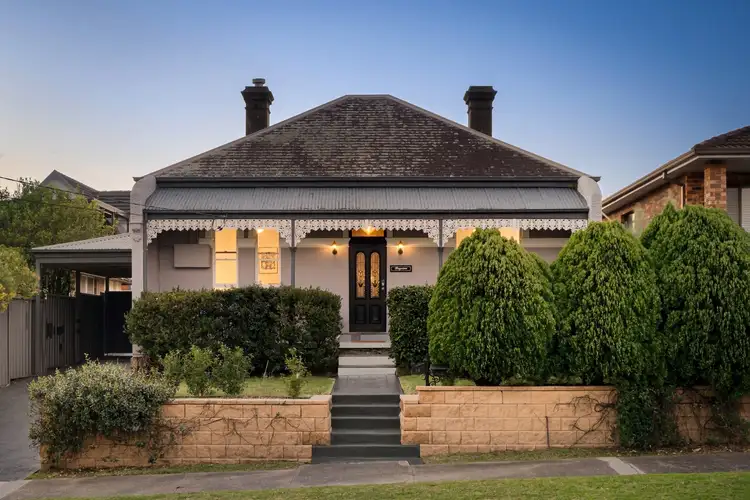 16 Beaconsfield Street