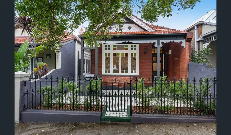 23 Macaulay Road
